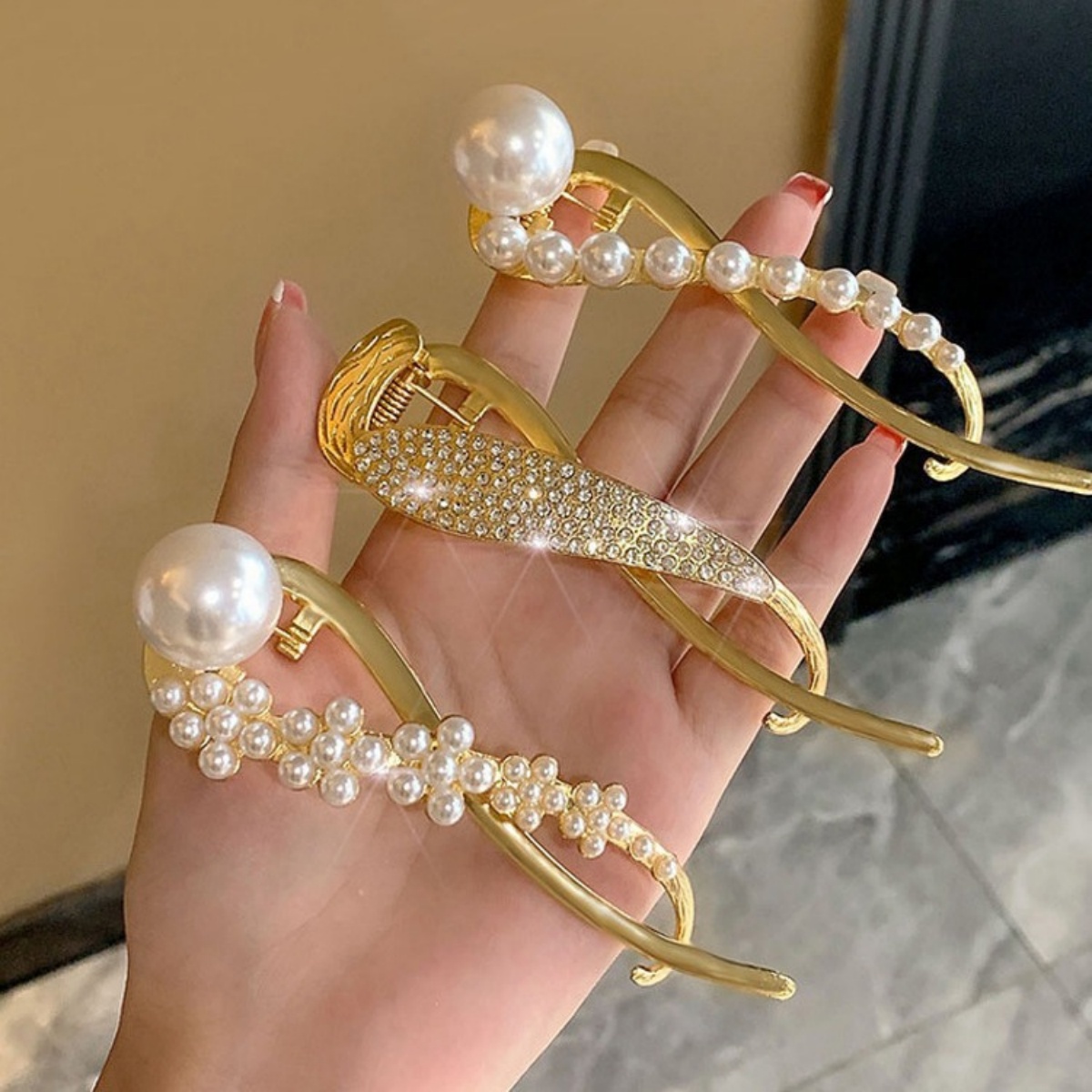 Elegant Glitter Pearl Hair Cli - Korean Daily Lifestyle 리뷰 및 가격